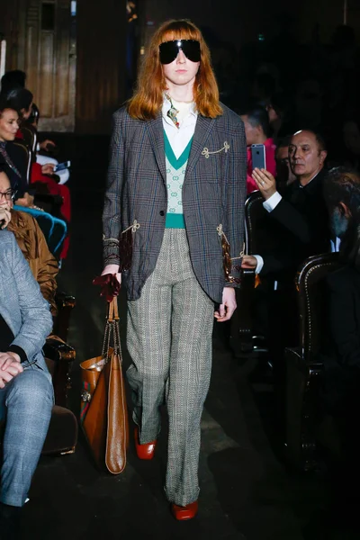 Look 40